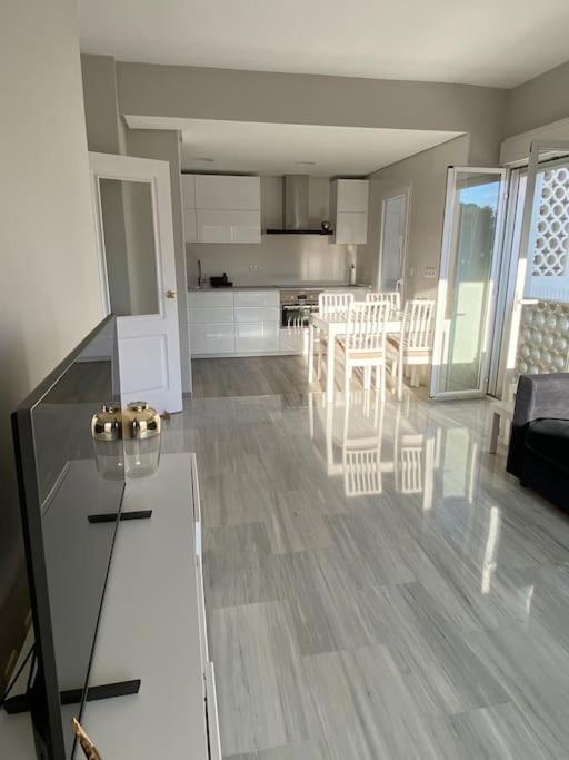 Lovely Tona Torremolinos Bagian luar foto