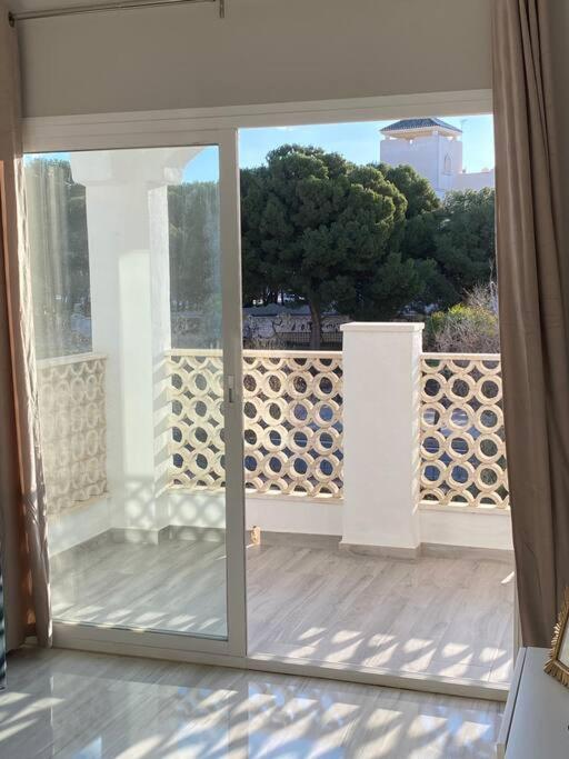 Lovely Tona Torremolinos Bagian luar foto
